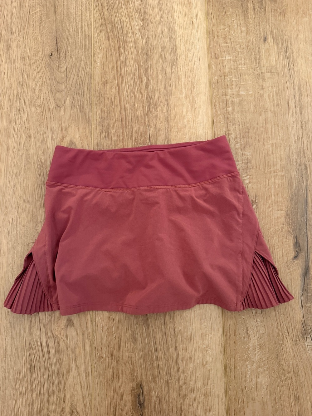 Lululemon play off the pleats skirt